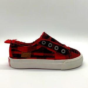 Little Girls Blowfish Cloth slip ons with Velcro